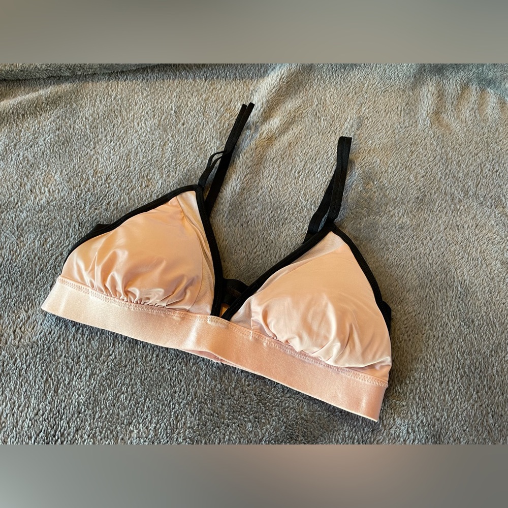 Victoria’s Secret Pink w/ Black accents bralette Size Small